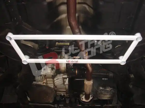 Kia Cerato UltraRacing 4-punts Front Lower brace | Veilig winkelen