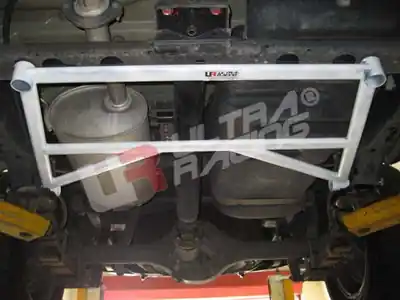 Net toegevoegd | Isuzu D-max 2.5D Auto UltraRacing 4-punts achter brace 690