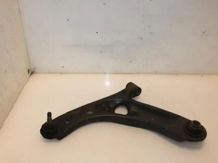 Koopje - Draagarm links-voor Peugeot 107 O93216