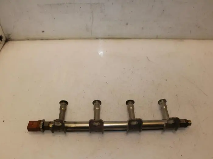 Galerij (Injectie) Volkswagen Polo O142839 - Net binnen